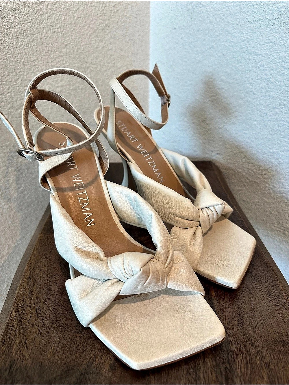 Stuart Weitzman Playa 100 Knot Sandals - White/Ivory Size 9.5 B